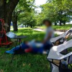 【木陰 ランチ】河川敷に椅子とテーブルを持って行ってのんびりランチです。パンと具材を持って行ってその場でサンドイッチを作って食べます。フランスパンが良い感じです。 250721121236292